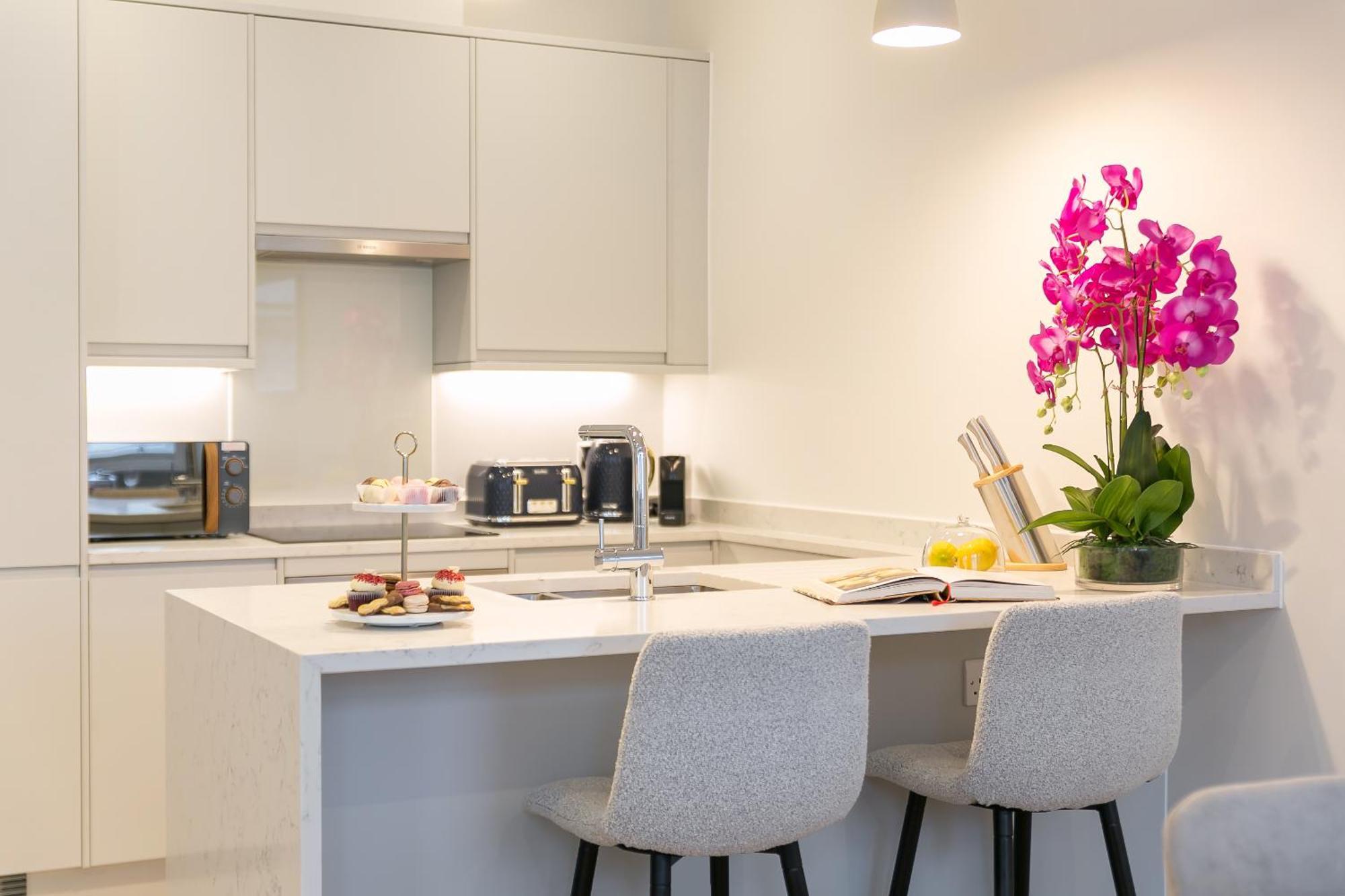 Urban Chic - Drury Apartament